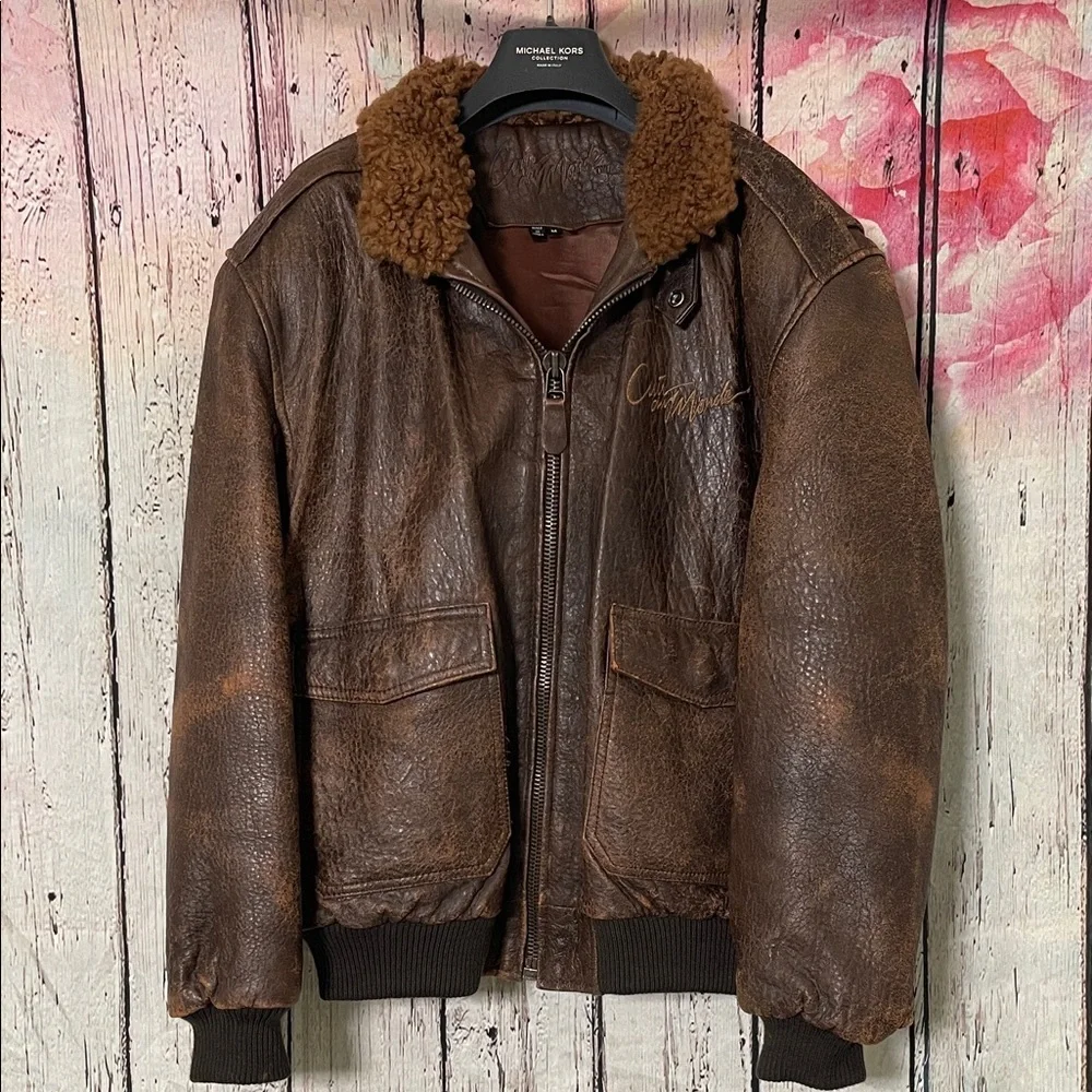 Distressed Brown Leather Bomber Jacket Sized M Fit Womens XL